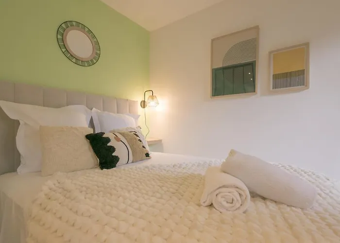 Le Nid - Air Conditioning - Ground Floor דירה בורג-אן-ברס